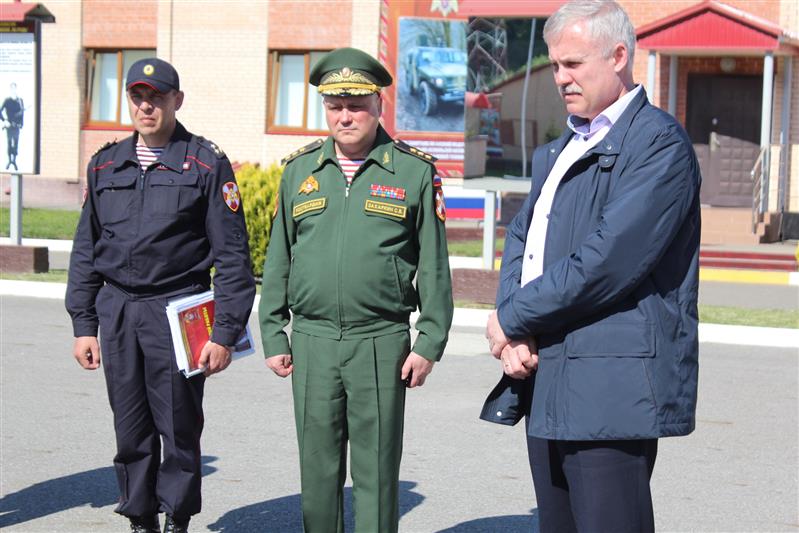 Статс-секретарь - заместитель директора Росгвардии генерал-полковник Сергей Захаркин и государственный секретарь Совета безопасности Республики Беларусь Станислав Зась провели рабочую встречу в Сочи