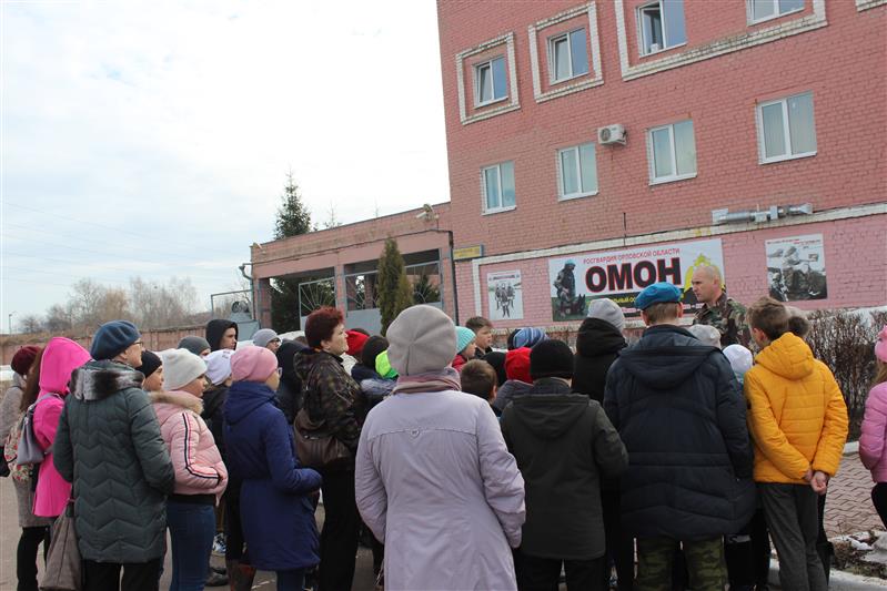 ОМОН Отдела Росгвардии по Орловской области открыл свои двери для школьников 