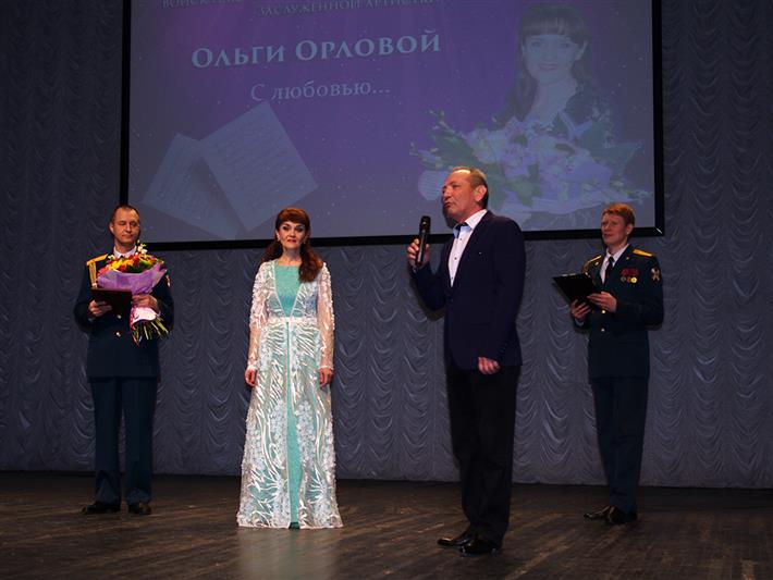 Солистка Ансамбля песни и пляски Сибирского округа Росгвардии Ольга Орлова отметила свой юбилей праздничным концертом (фото,видео)
