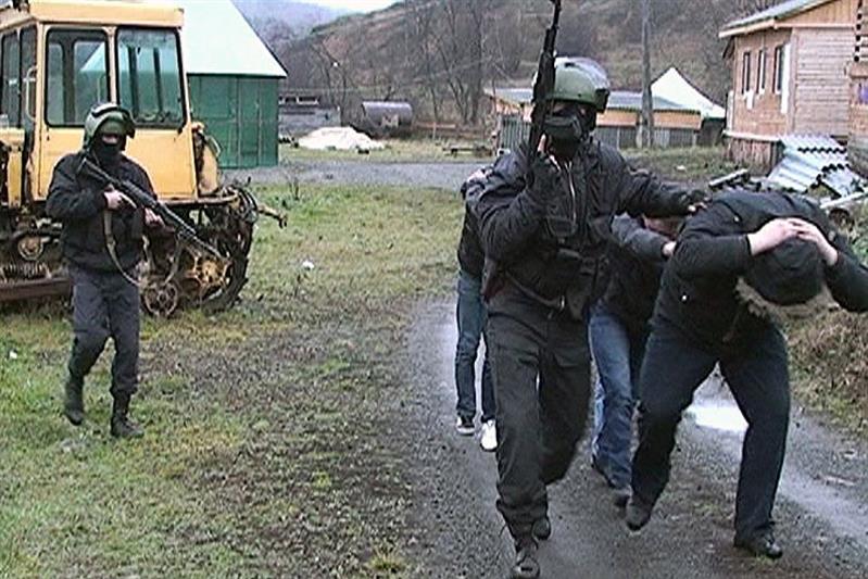 В Челябинской области при силовой поддержке СОБР Росгвардии задержаны автомошенники