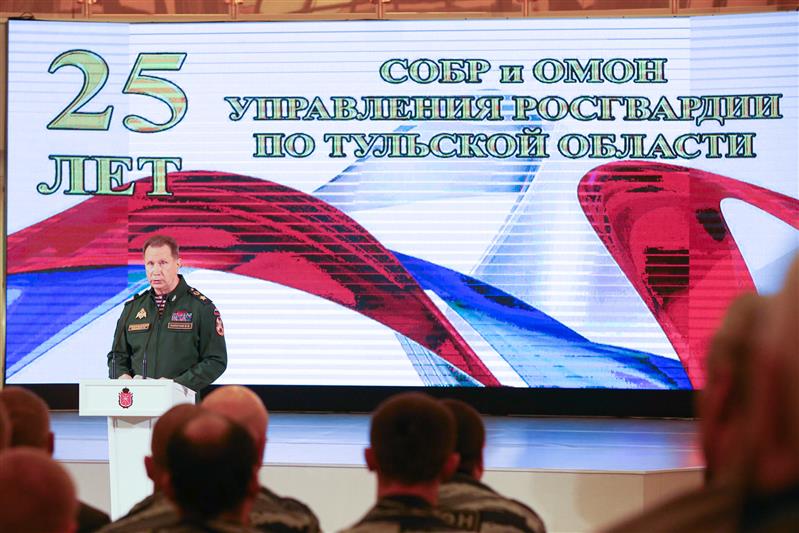 Директор Росгвардии генерал армии Виктор Золотов вручил награды сотрудникам СОБР и ОМОН в Туле (фото, видео)