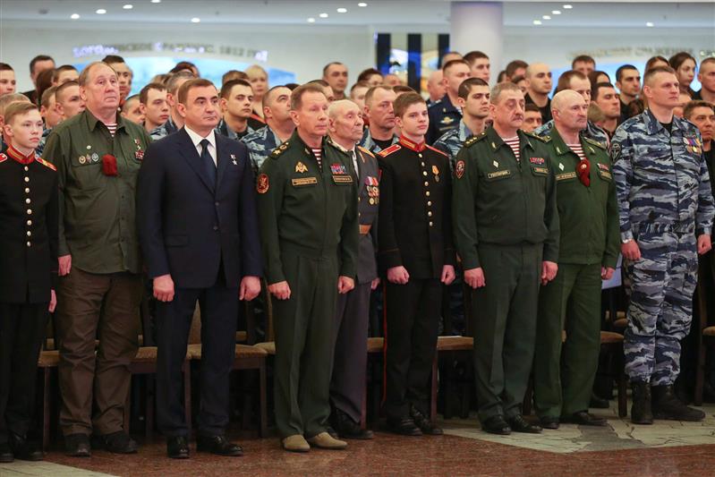 Директор Росгвардии генерал армии Виктор Золотов вручил награды сотрудникам СОБР и ОМОН в Туле (фото, видео)