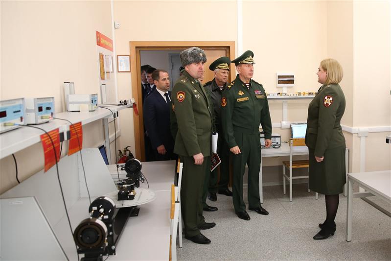 Директор Росгвардии подписал соглашение об оказании поддержки Пермскому кадетскому корпусу имени Героя России Федора Кузьмина (фото, видео)