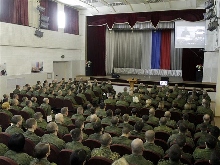 Представители Центрального аппарата Росгвардии ответили на злободневные вопросы военнослужащих северского соединения