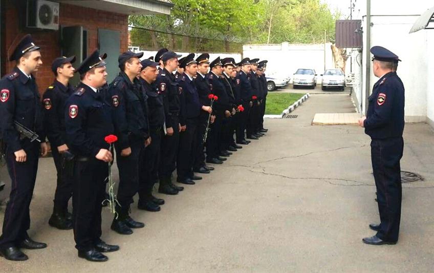 В Краснодаре сотрудники вневедомственной охраны Росгвардии почтили память сослуживцев, погибших при исполнении служебного долга