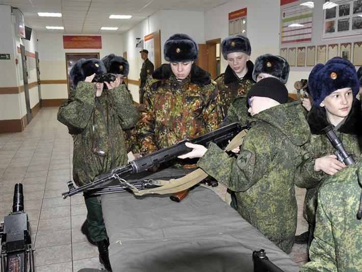 Подшефные кузбасской Росгвардии посетили военный институт имени генерала армии И.К. Яковлева
