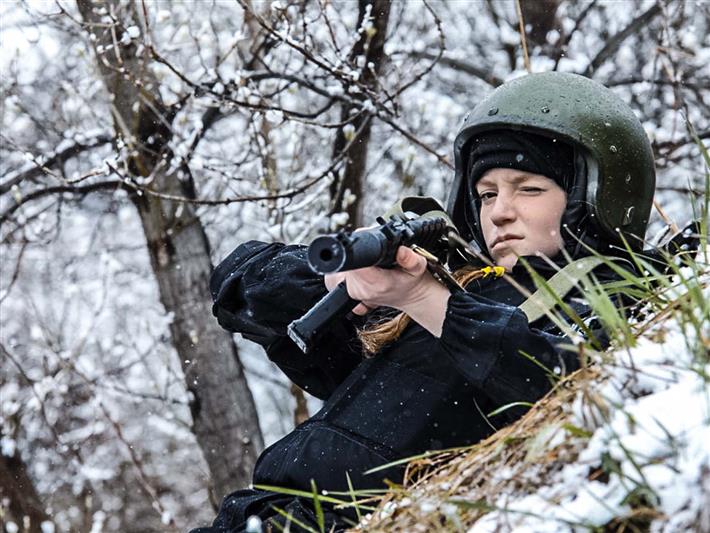 В Кузбассе бойцы СОБР провели день открытых дверей для юнармейцев класса Росгвардии