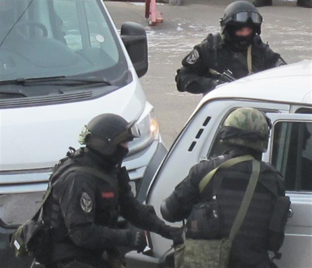 В Ростовской области при силовой поддержке СОБР задержаны наркоторговцы