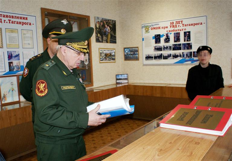 Руководитель Департамента по взаимодействию со СМИ и институтами гражданского общества встретился с личным составом таганрогского ОМОН