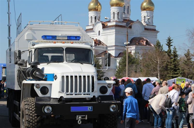 Росгвардия обеспечила правопорядок во время проведения фестиваля морского флота Арктики
