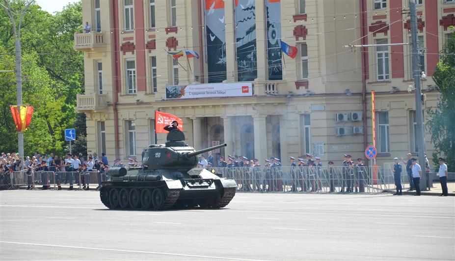 Командующий Южным округом Росгвардии принимает участие в торжествах в честь 100-летия Южного военного округа Министерства обороны