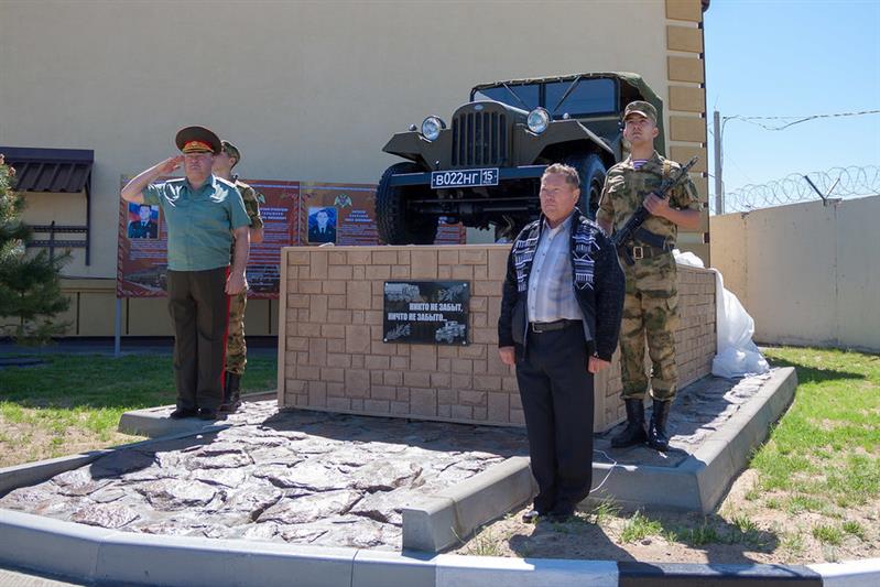 Военнослужащие Южного округа открыли памятник, посвящённый сослуживцам, погибшим при исполнении воинского долга