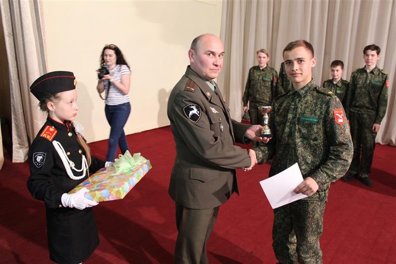 Кировские школьники приняли участие в конкурсе «Юный росгвардеец», посвященном 100-летию со дня рождения генерала армии Ивана Яковлева 