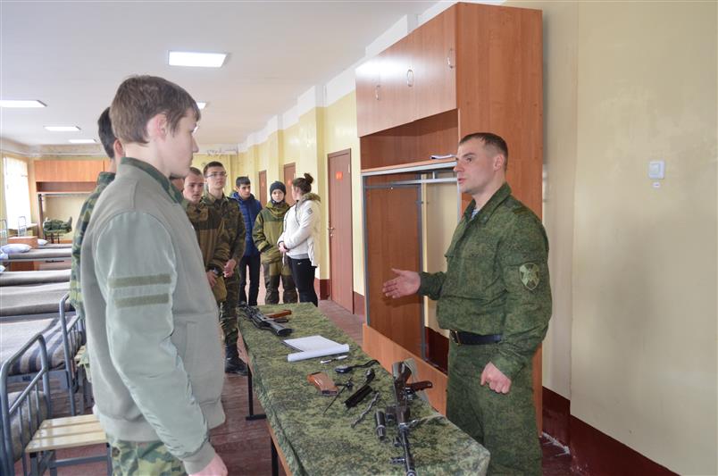 Военнослужащие морского отряда Северо-Западного округа Росгвардии провели оборонно-спортивную игру для школьников и студентов Мурманска