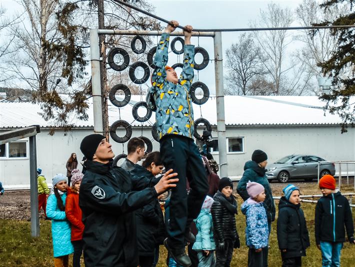 Новокузнецкие школьники провели один день в ОМОН