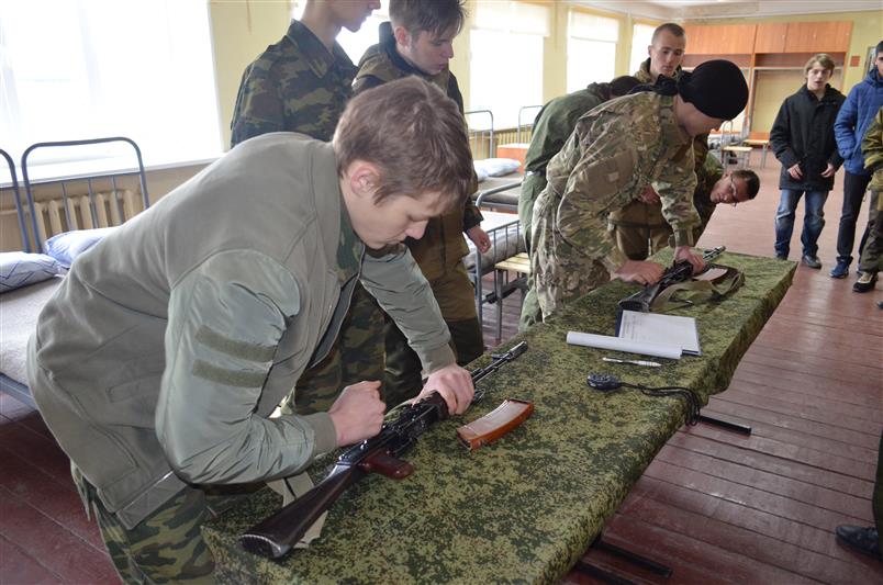 Военнослужащие морского отряда Северо-Западного округа Росгвардии провели оборонно-спортивную игру для школьников и студентов Мурманска