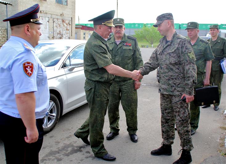 Генерал-полковник Александр Порядин проверил подразделения Росгвардии в Мордовии  