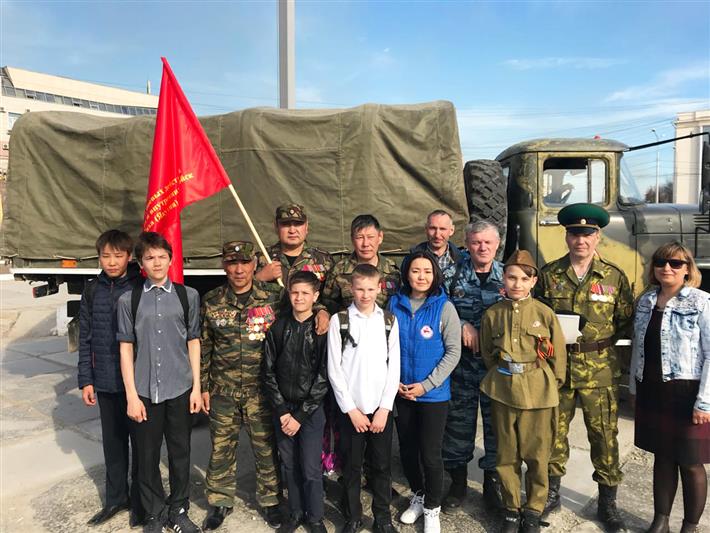 В Якутске при содействии совета ветеранов территориального управления Росгвардии проведена молодежная патриотическая акция 