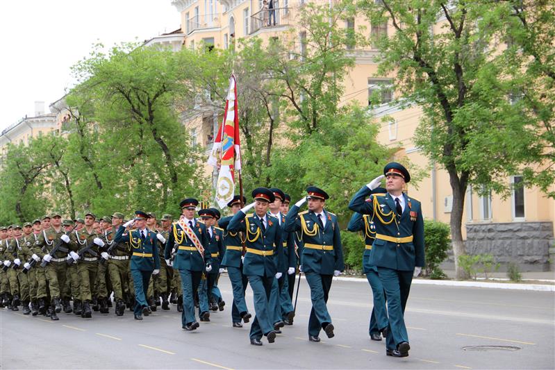 В Ростове-на-Дону, Краснодаре, Астрахани, Волгограде, Элисте, Майкопе, Севастополе, Симферополе и других городах Южного округа ВНГ состоялись военные парады