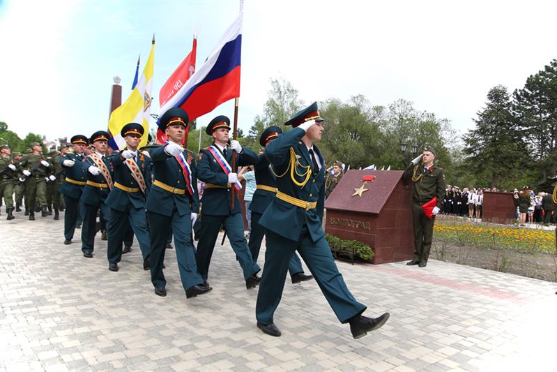 Военнослужащие Росгвардии приняли участие в торжественной церемонии открытия Парка Победы в Пятигорске