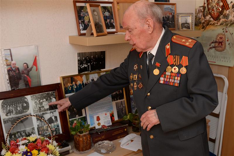 Ветерана Великой Отечественной войны с 9 Мая поздравили руководители Главного управления Росгвардии по г. Москве и общественные деятели