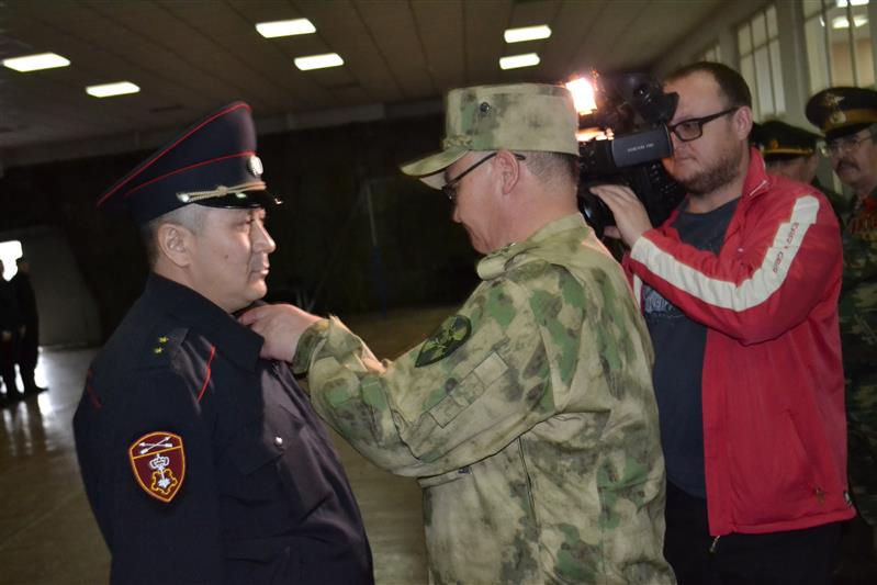 Сотруднику Росгвардии, задержавшему опасного преступника в Омской области, вручена государственная награда