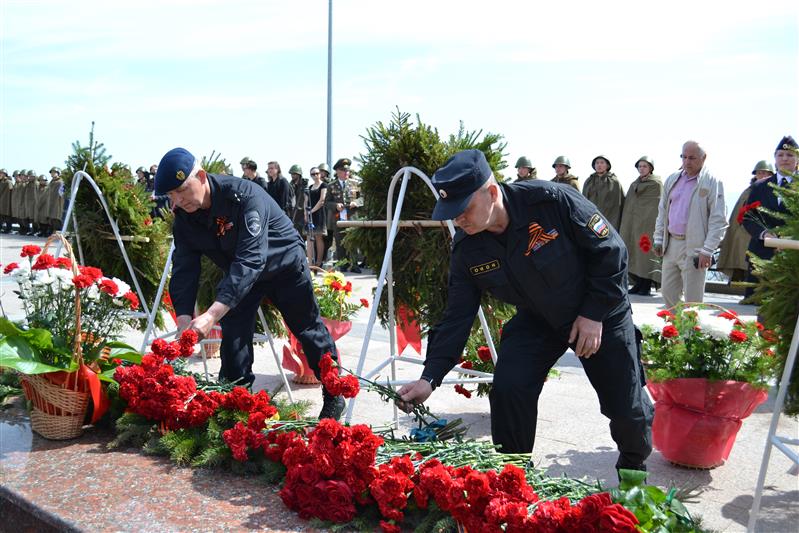 Военнослужащие и сотрудники Приволжского округа войск национальной гвардии чествовали ветеранов и приняли участие в праздничных мероприятиях посвященных Дню Победы