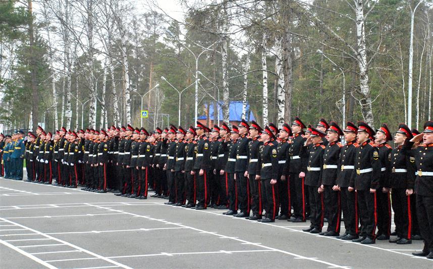 Кадеты Северского кадетского корпуса простились со знаменем учебного заведения  