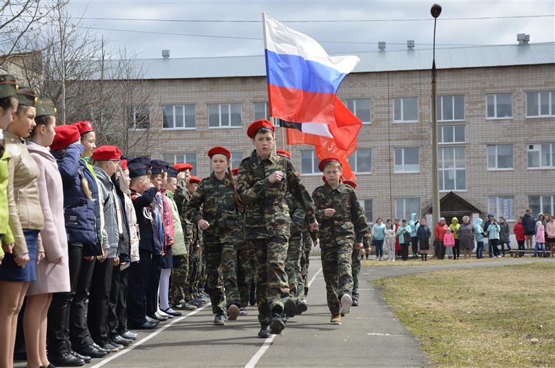 В Удмуртии сотрудники Росгвардии приняли участие в смотре - конкурсе «ПАРАД ПОБЕДЫ 2018» среди школьников