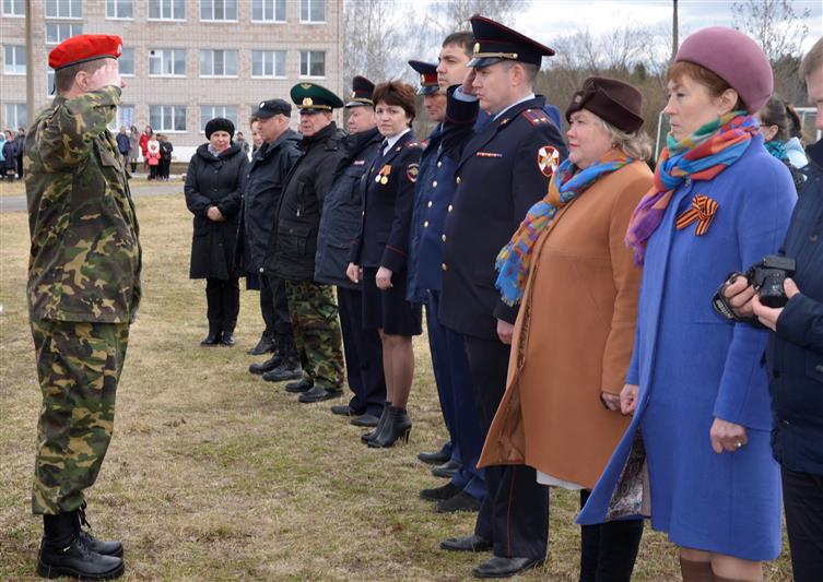 В Удмуртии сотрудники Росгвардии приняли участие в смотре - конкурсе «ПАРАД ПОБЕДЫ 2018» среди школьников