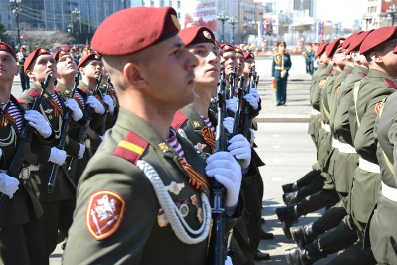 Росгвардейцы Восточного округа приняли участие в Параде Победы и в шествии «Бессмертного полка» (фото, видео)