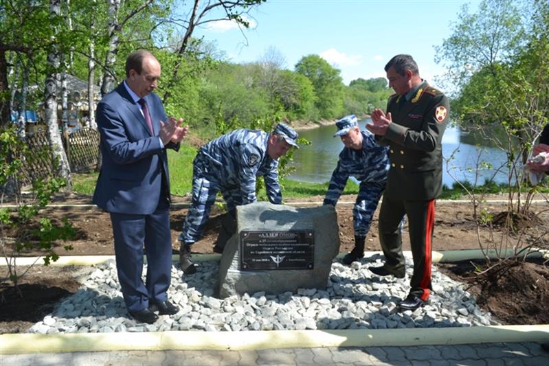 В Еврейской автономной области появилась новая аллея в честь бойцов ОМОН