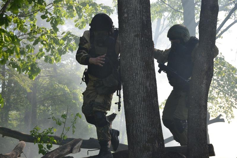 В пригороде Хабаровска состоялись соревнования по преодолению полосы препятствий среди сотрудников отрядов спецназначения
