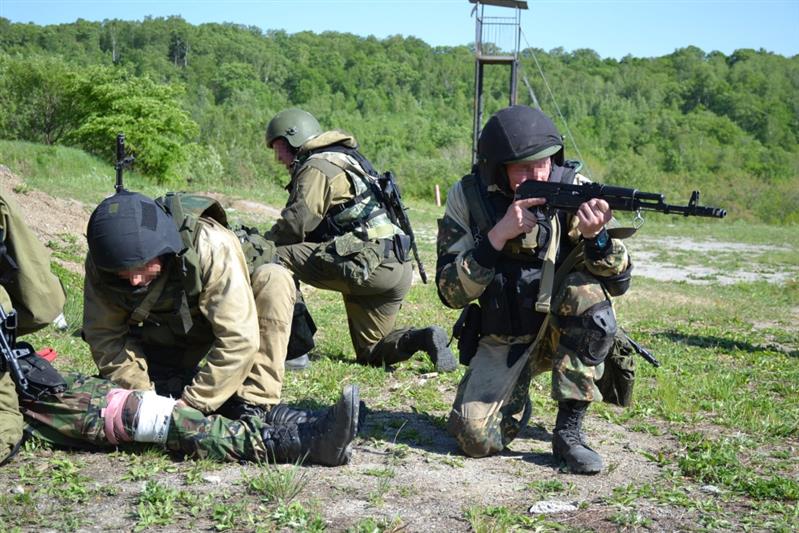В пригороде Хабаровска состоялись соревнования по преодолению полосы препятствий среди сотрудников отрядов спецназначения