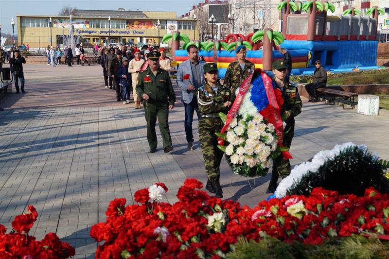 Сотрудники Отдела Росгвардии по Сахалинской области приняли участие в автопробеге "Вахта памяти. Сыны великой победы", посвященном 73-й годовщине окончания Великой Отечественной войны
