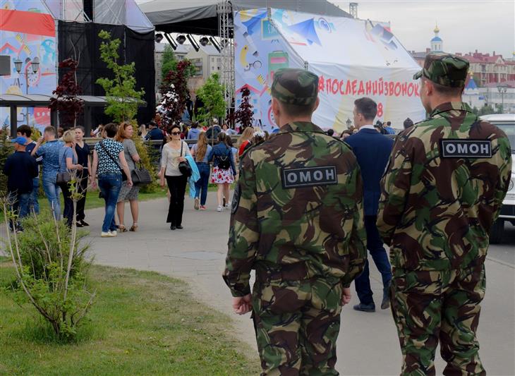 Безопасный праздник: росгвардейцы не допустили нарушений правопорядка во время Последнего звонка в Приволжье