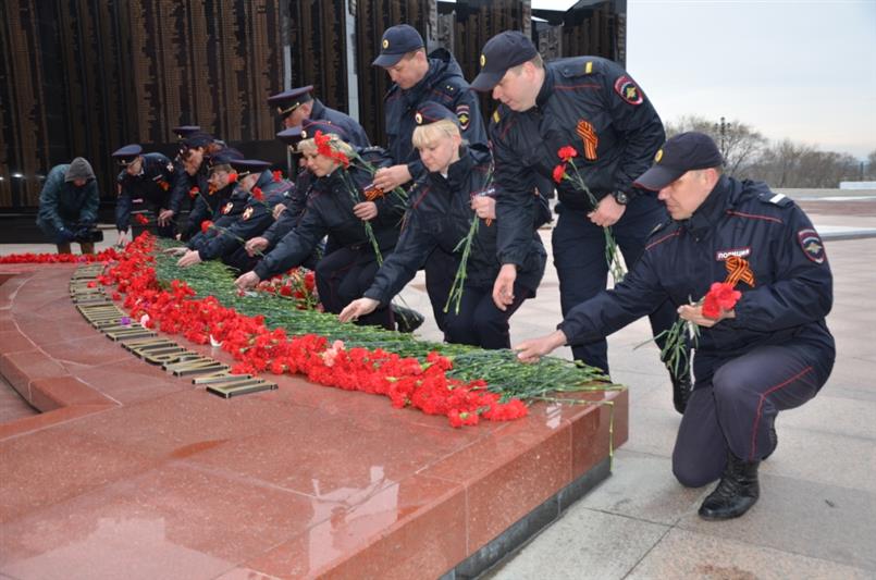 В Хабаровске стартовал дальневосточный этап автопробега Росгвардии «Вахта памяти. Сыны победы» 
