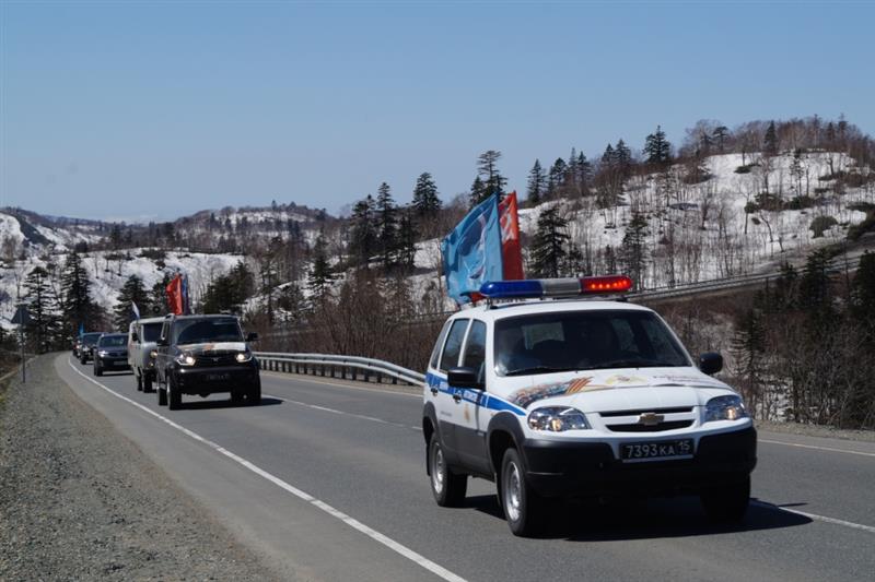 Сотрудники Отдела Росгвардии по Сахалинской области приняли участие в автопробеге "Вахта памяти. Сыны великой победы", посвященном 73-й годовщине окончания Великой Отечественной войны