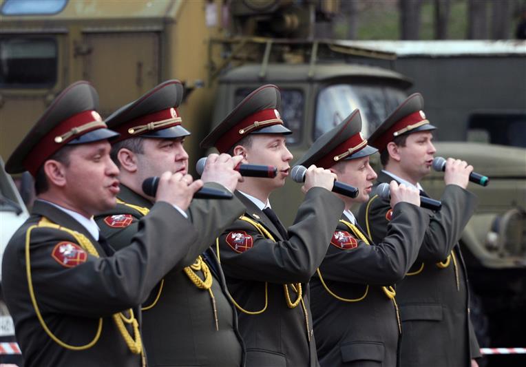 Приволжцы, участвующие во Всероссийском памятном автопробеге Росгвардии, посетили Сурский рубеж обороны и Саранское мемориальное кладбище (фото, видео) 