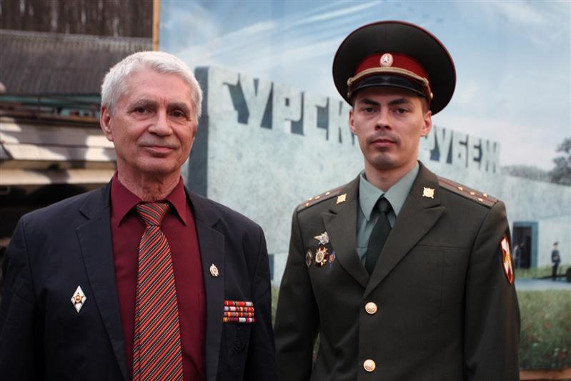 Приволжцы, участвующие во Всероссийском памятном автопробеге Росгвардии, посетили Сурский рубеж обороны и Саранское мемориальное кладбище (фото, видео) 