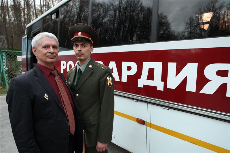 Приволжцы, участвующие во Всероссийском памятном автопробеге Росгвардии, посетили Сурский рубеж обороны и Саранское мемориальное кладбище (фото, видео) 