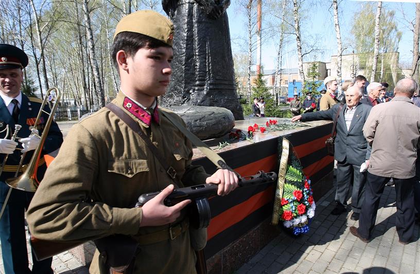 Приволжцы, участвующие во Всероссийском памятном автопробеге Росгвардии, посетили Сурский рубеж обороны и Саранское мемориальное кладбище (фото, видео) 
