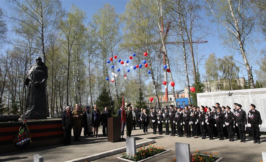 Приволжцы, участвующие во Всероссийском памятном автопробеге Росгвардии, посетили Сурский рубеж обороны и Саранское мемориальное кладбище (фото, видео) 