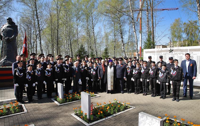 Приволжцы, участвующие во Всероссийском памятном автопробеге Росгвардии, посетили Сурский рубеж обороны и Саранское мемориальное кладбище (фото, видео) 