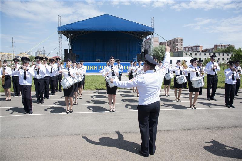 Открытие парка имени 300-летия российской полиции в Краснодаре прошло под музыку оркестра Росгвардии 