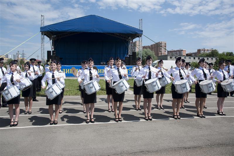 Открытие парка имени 300-летия российской полиции в Краснодаре прошло под музыку оркестра Росгвардии 