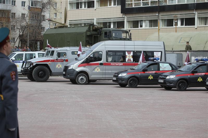 В Екатеринбурге дан старт автопробегу Росгвардии, посвященному 73-й годовщине Победы в Великой Отечественной войне (фото, видео)