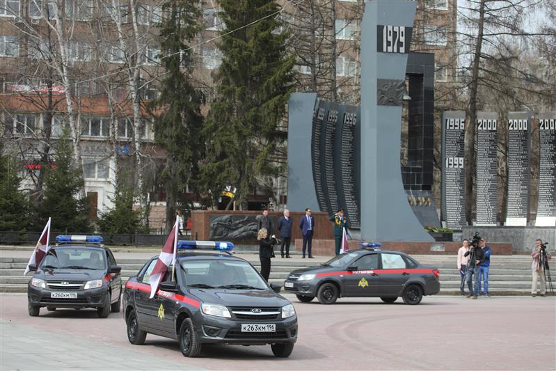 В Екатеринбурге дан старт автопробегу Росгвардии, посвященному 73-й годовщине Победы в Великой Отечественной войне (фото, видео)
