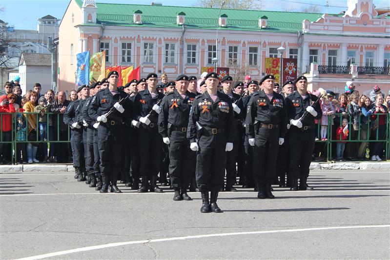 В честь 73-й годовщины Победы в Великой Отечественной войне в городах Северо-Западного федерального округа военнослужащие и сотрудники Росгвардии приняли участие в Парадах Победы