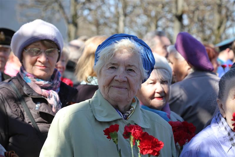 В Санкт-Петербурге прошла торжественно-траурная церемония на Пискарёвском мемориальном кладбище, посвященная 73-й годовщине Победы в Великой Отечественной войне